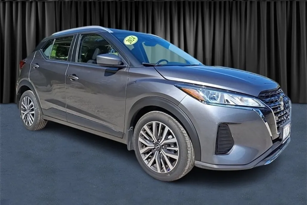 2024 Nissan Kicks SV photo 1