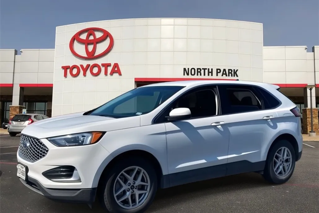 2024 Ford Edge SEL photo 1