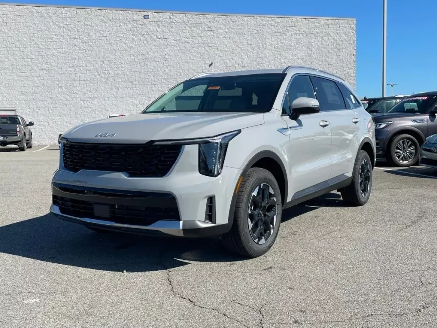 2026 Kia Sorento S photo 1
