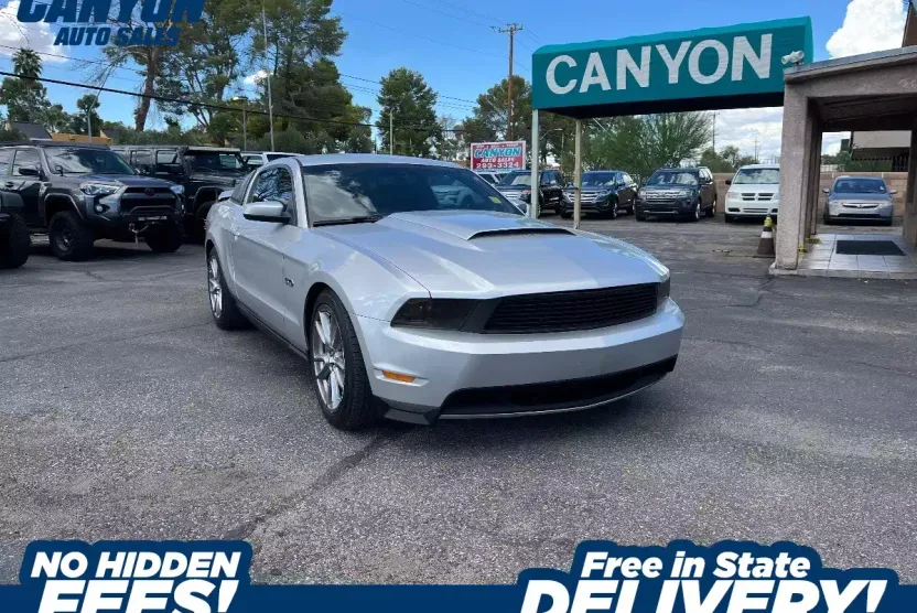 2012 Ford Mustang GT Premium photo 1