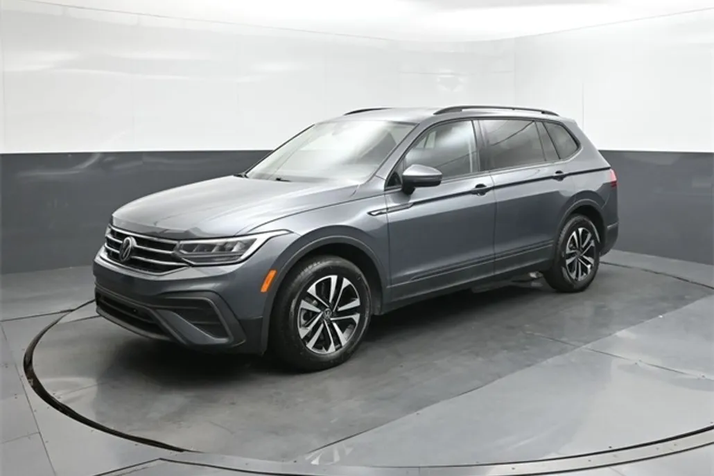 2023 Volkswagen Tiguan S photo 1