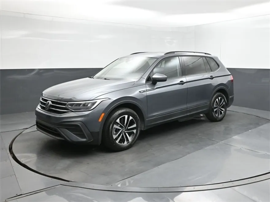 2023 Volkswagen Tiguan S photo 1