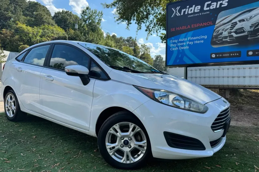 2016 Ford Fiesta SE photo 1