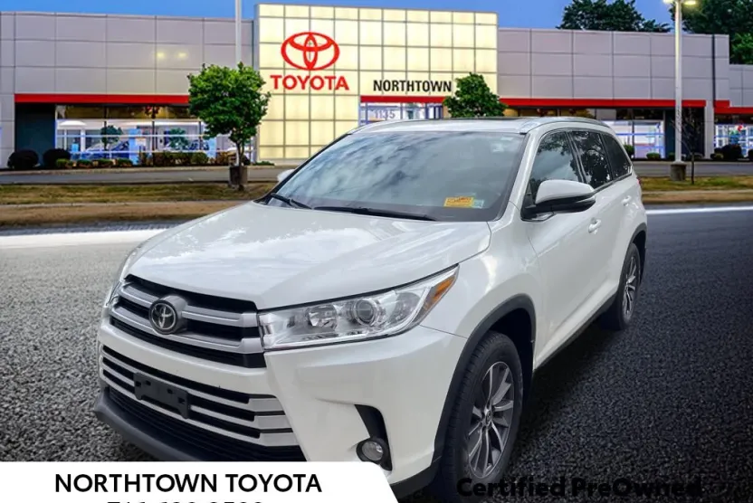 2019 Toyota Highlander XLE photo 1