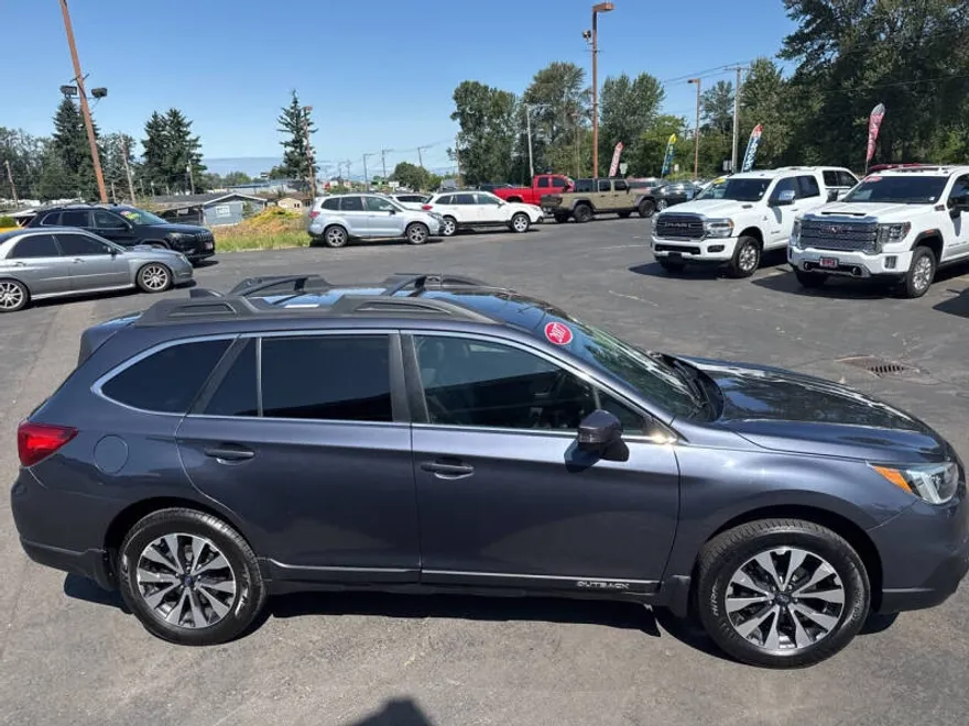 2017 Subaru Outback 2.5i Limited photo 1