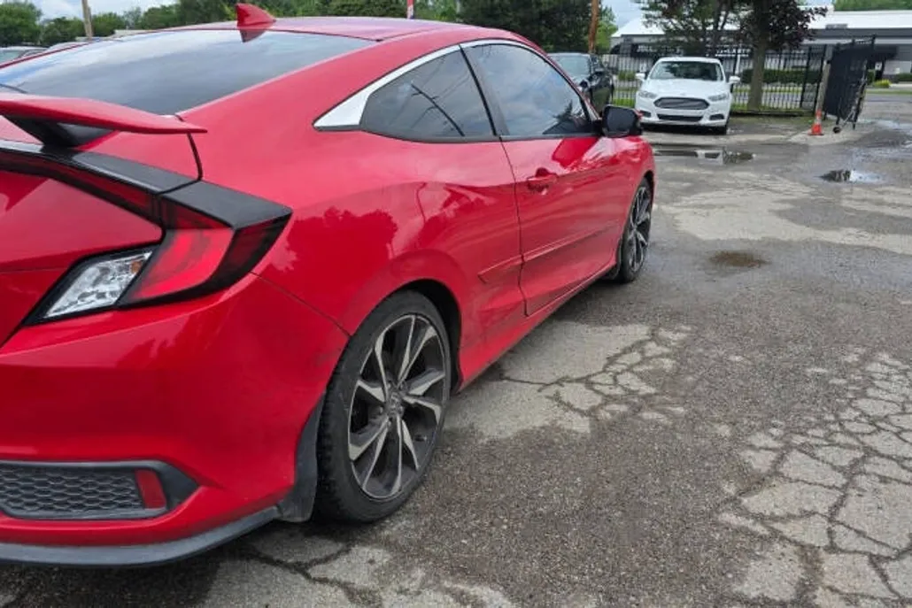 2018 Honda Civic Si photo 1