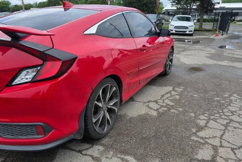 2018 Honda Civic Si photo 1