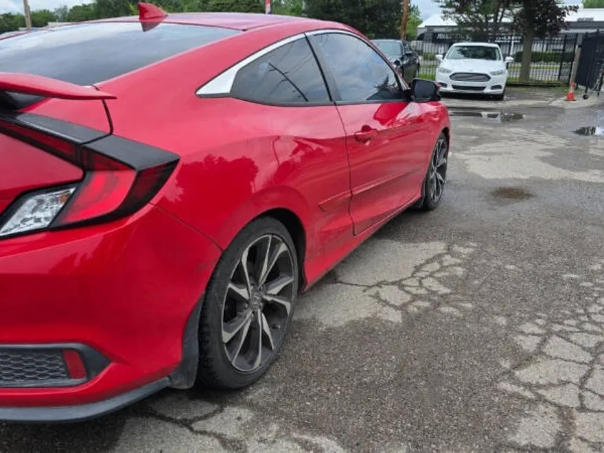 2018 Honda Civic Si photo 1