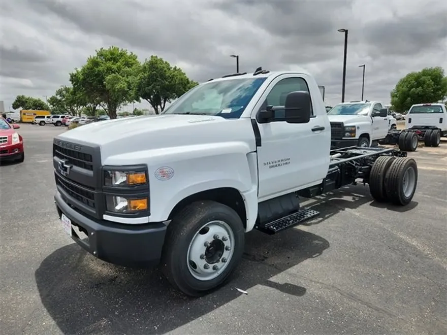 2024 Chevrolet Silverado 5500HD Work Truck photo 1