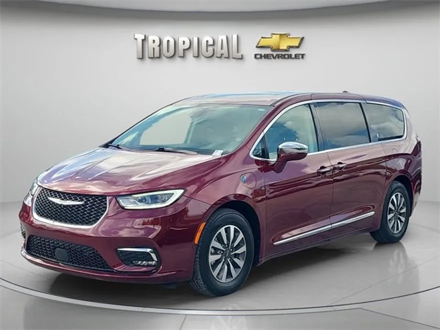 2022 Chrysler Pacifica Hybrid Limited photo 1