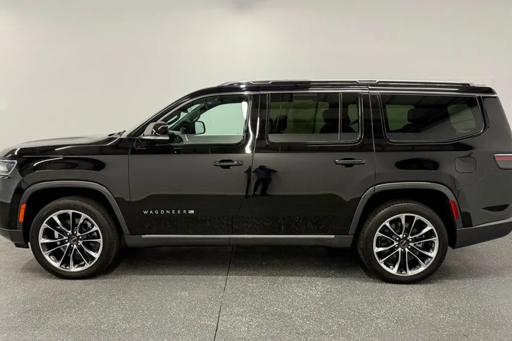 2022 Jeep Wagoneer Series III photo 1