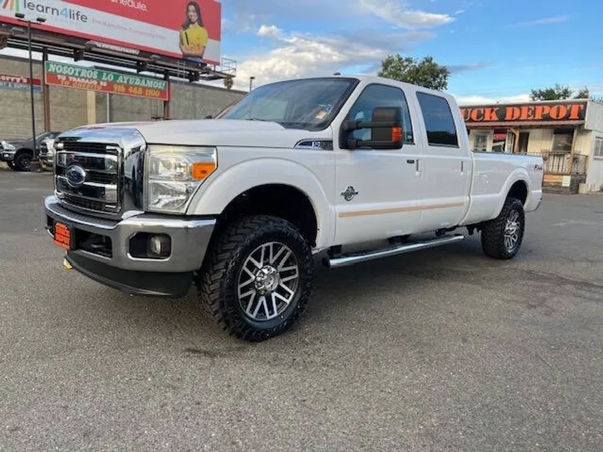2015 Ford F-350 Lariat photo 1