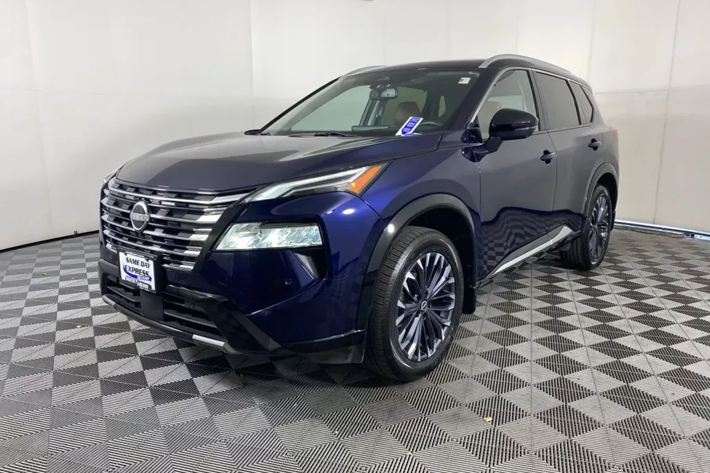 2024 Nissan Rogue Platinum photo 1