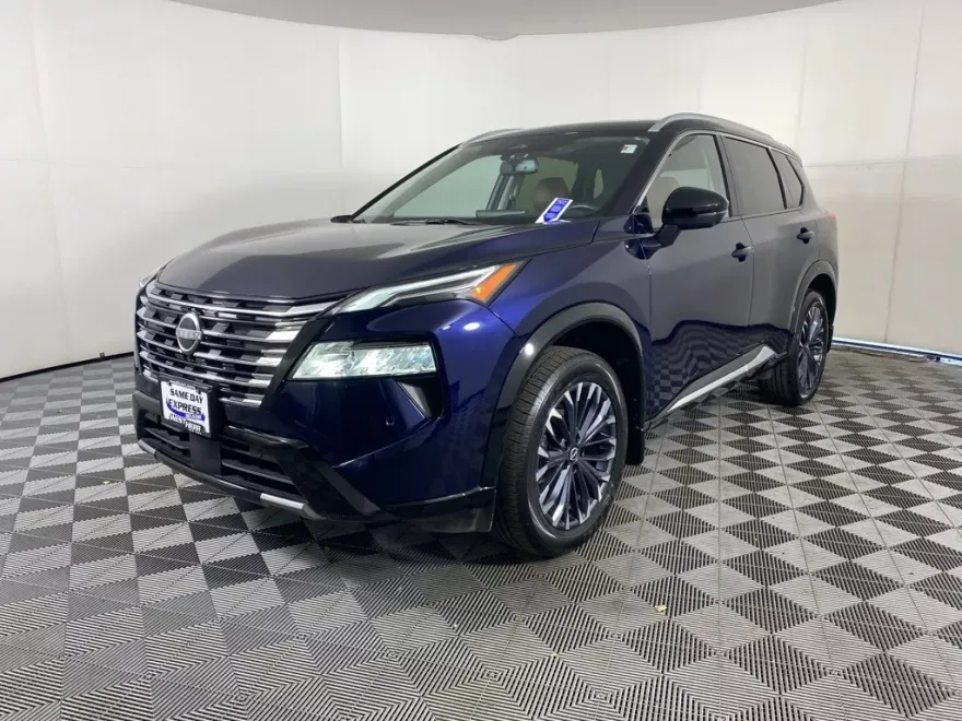 2024 Nissan Rogue Platinum photo 1