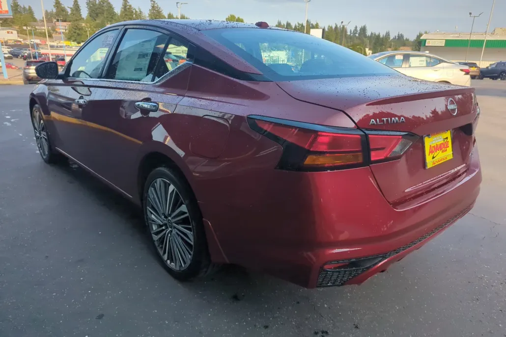 2025 Nissan Altima SL photo 1