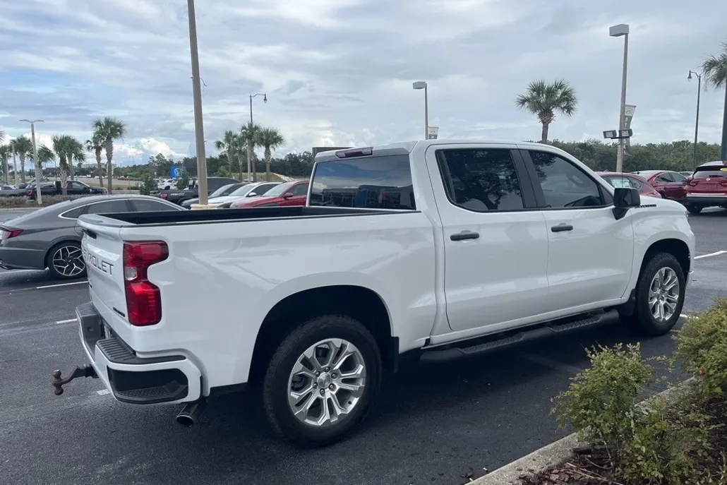 2023 Chevrolet Silverado 1500 Custom photo 1