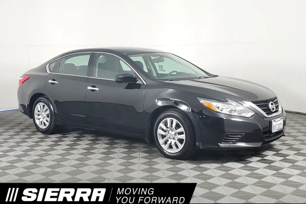2017 Nissan Altima 2.5 S photo 1