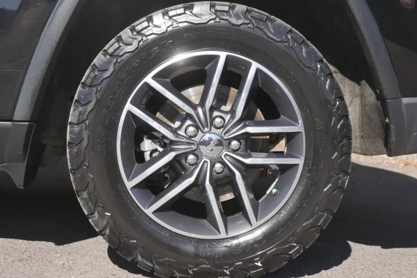2017 Jeep Grand Cherokee Limited photo 1