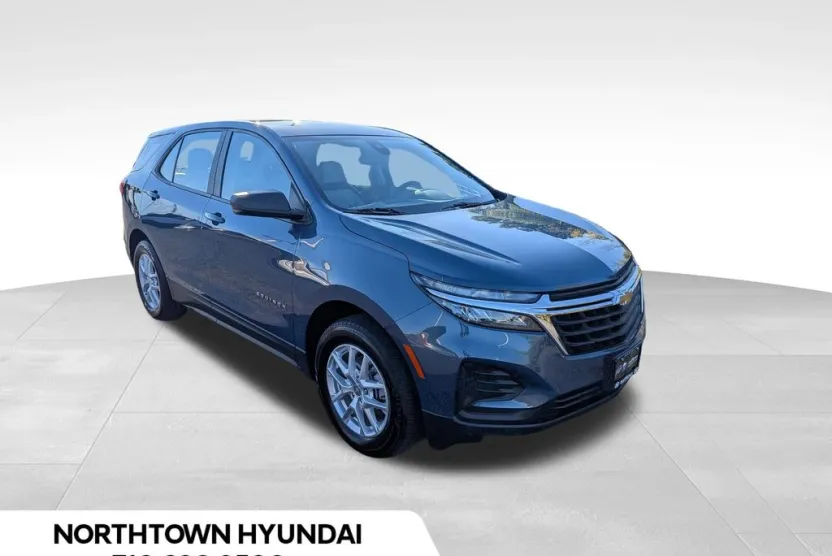 2024 Chevrolet Equinox LS photo 1
