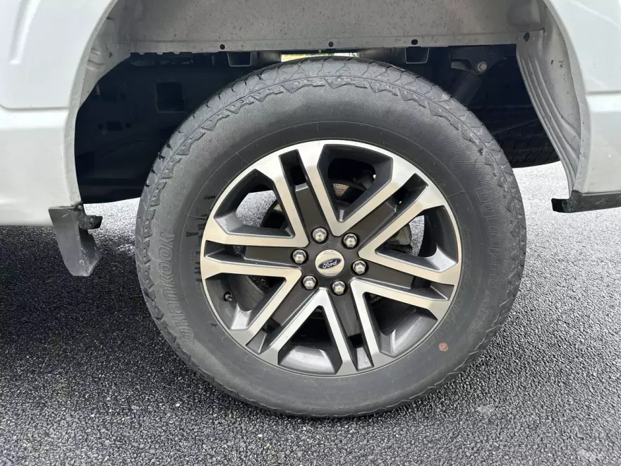 2022 Ford F-150 XL photo 1