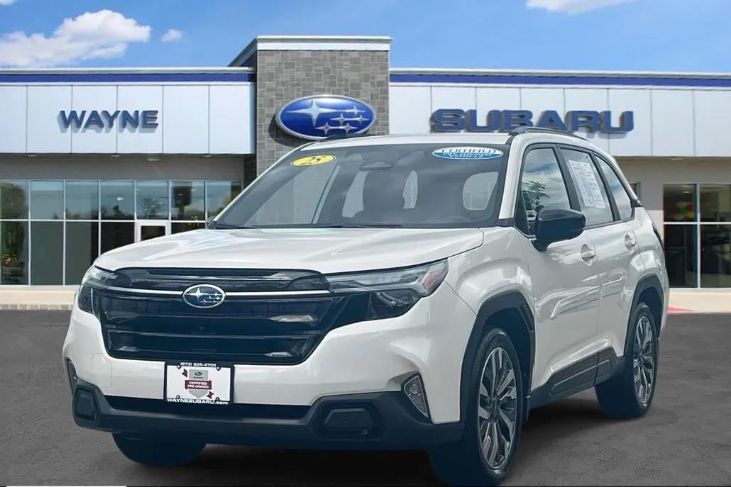 2025 Subaru Forester Touring photo 1