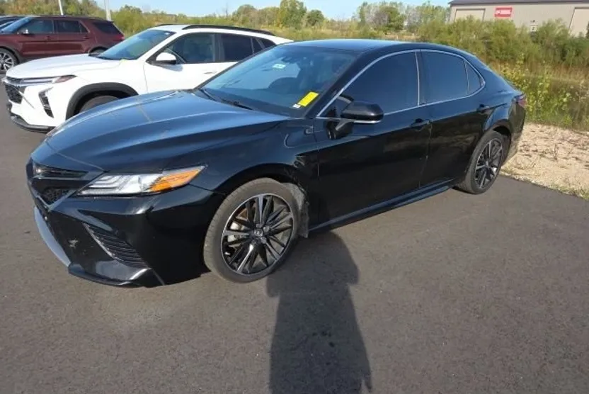 2019 Toyota Camry XSE photo 1