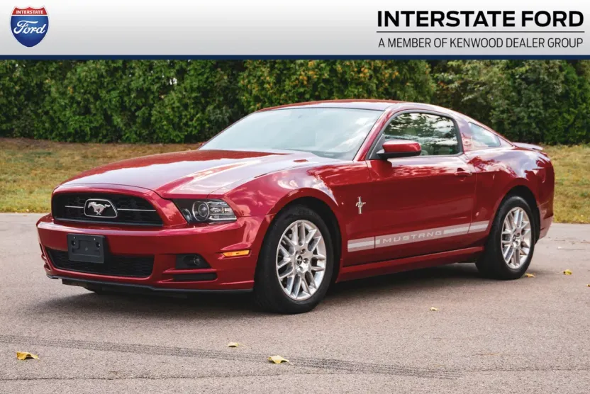 2013 Ford Mustang V6 Premium photo 1