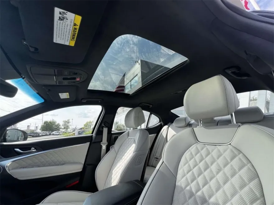 2025 Genesis G70 3.3T Sport Advanced photo 17