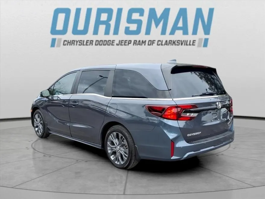 2025 Honda Odyssey Touring photo 1