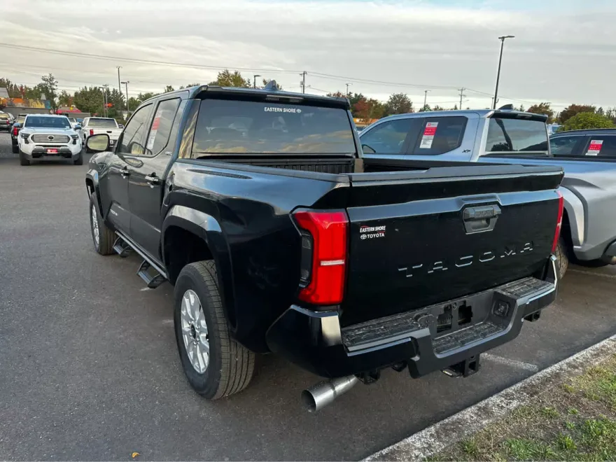 2025 Toyota Tacoma SR5 photo 1
