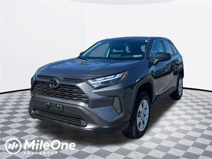 2024 Toyota RAV4 LE photo 1