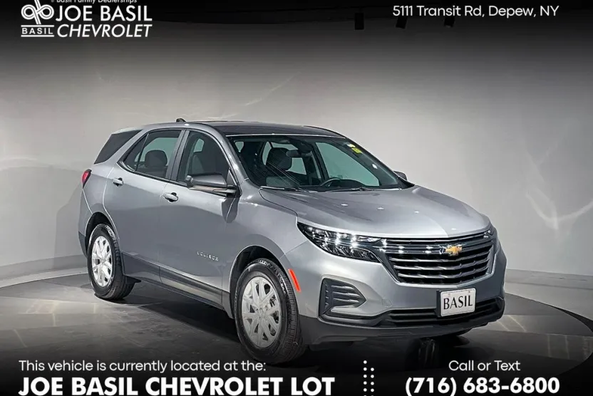 2023 Chevrolet Equinox LS photo 1
