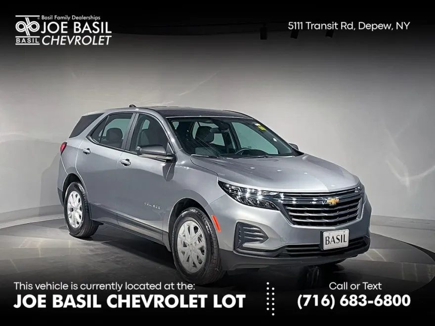 2023 Chevrolet Equinox LS photo 1
