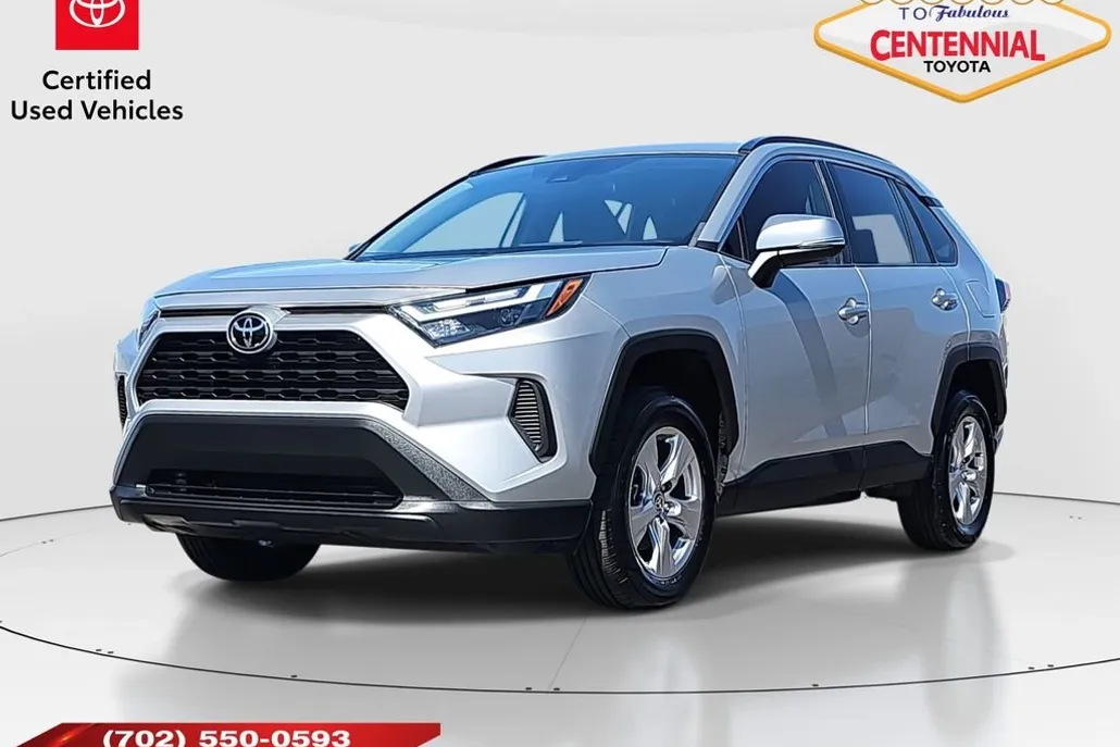2023 Toyota RAV4 XLE photo 1