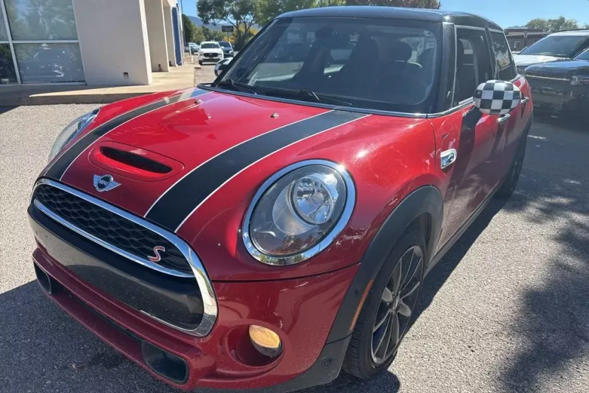 2018 Mini Cooper 4 Door Hardtop Base photo 1