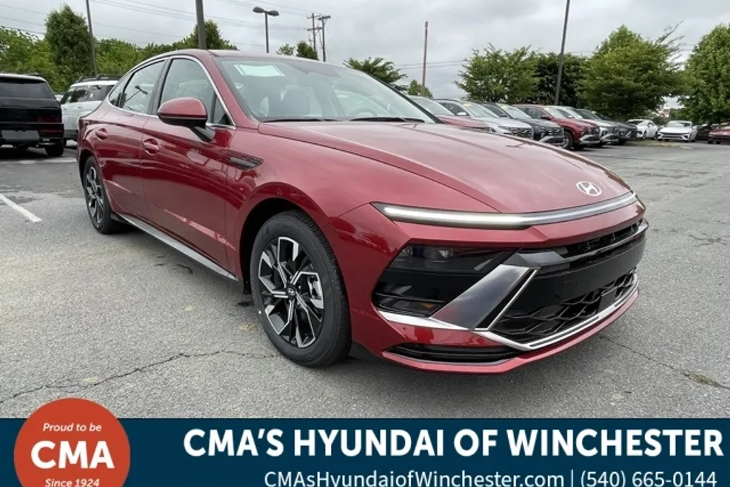 2025 Hyundai Sonata SEL photo 1