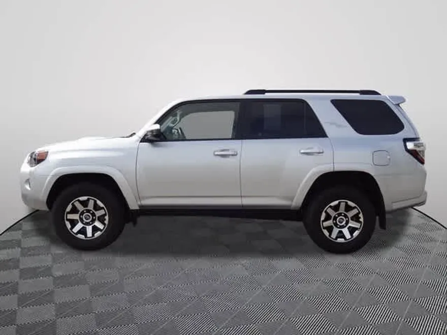 2024 Toyota 4Runner TRD photo 1