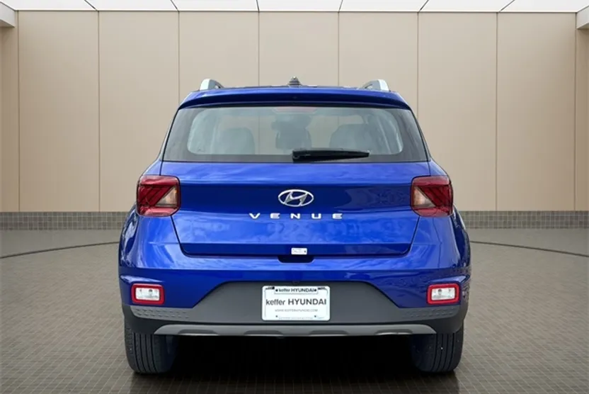 2025 Hyundai Venue Limited photo 1