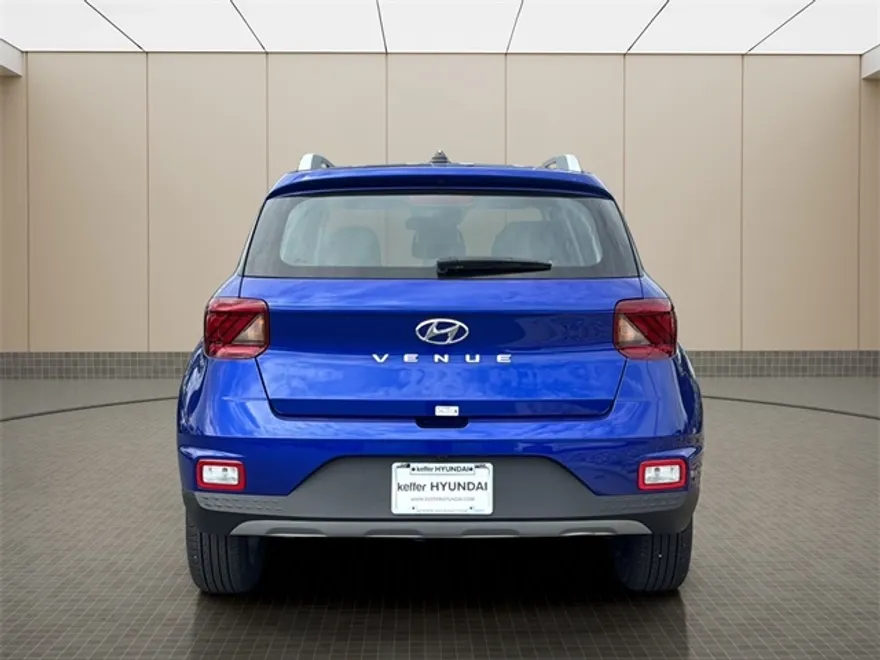 2025 Hyundai Venue Limited photo 1