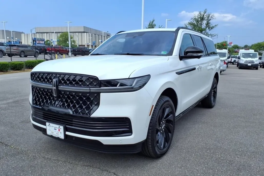 2025 Lincoln Navigator L Reserve photo 1