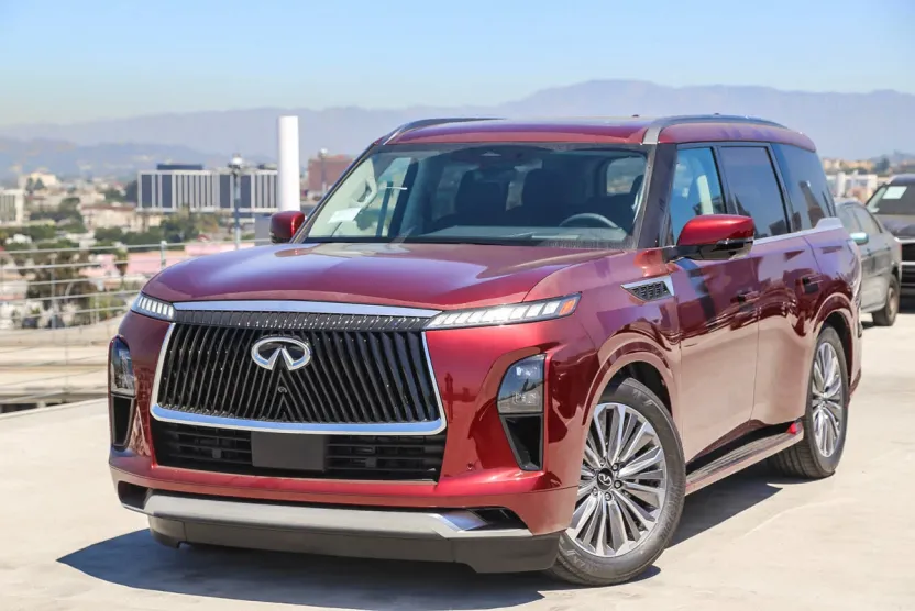 2025 Infiniti QX80 Luxe photo 1