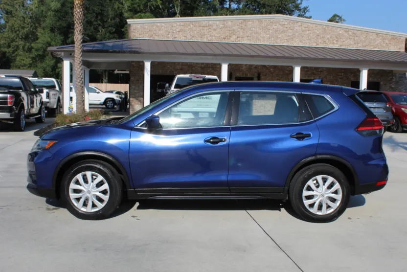 2017 Nissan Rogue S photo 1