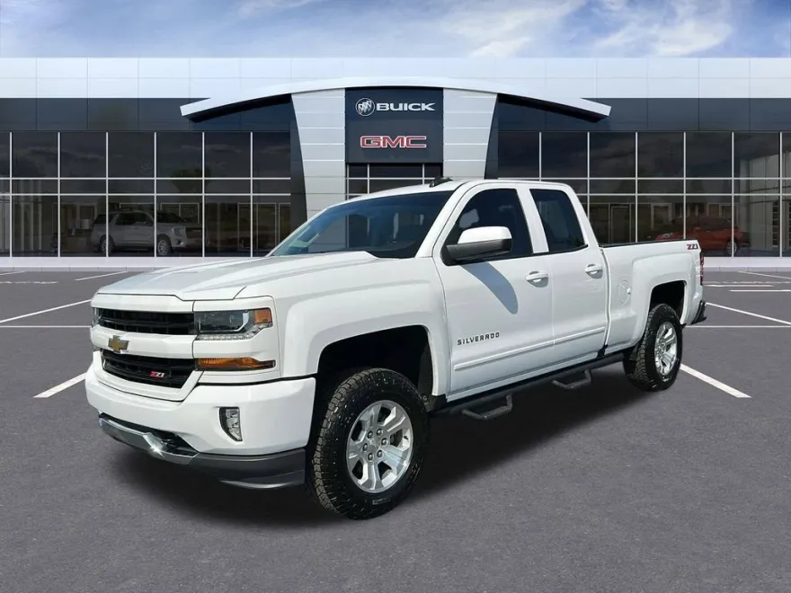 2018 Chevrolet Silverado 1500 LT2 photo 1