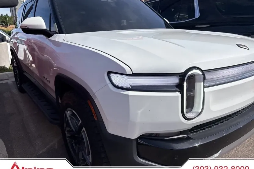 2025 Rivian R1S Adventure photo 1