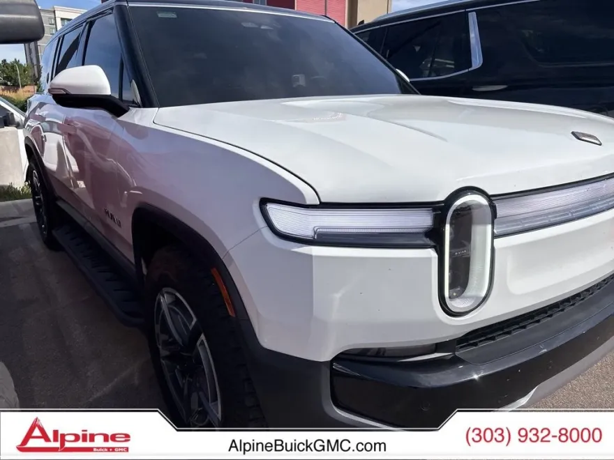2025 Rivian R1S Adventure photo 1
