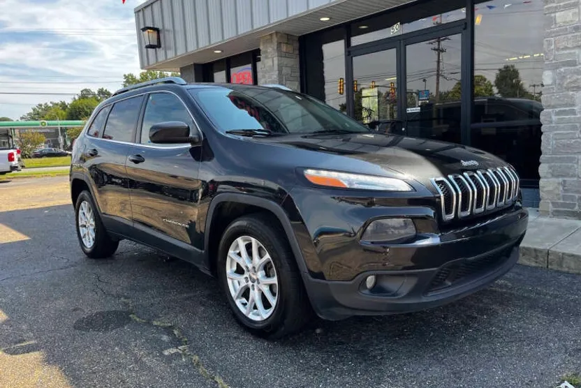 2015 Jeep Cherokee Latitude photo 1