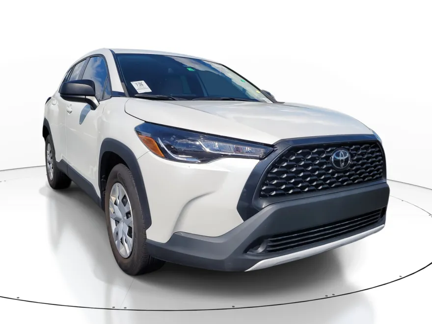 2023 Toyota Corolla Cross L photo 1