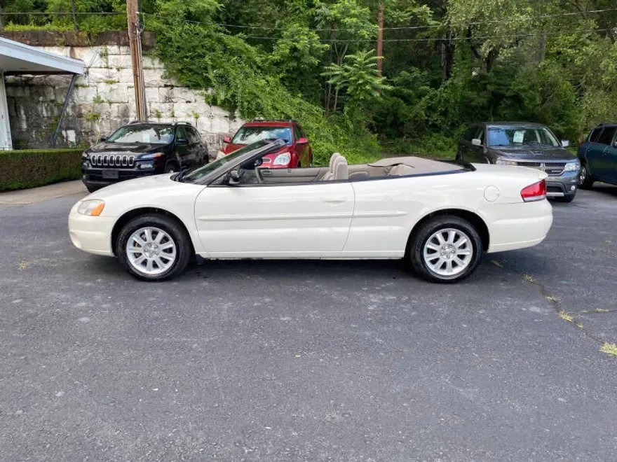 2002 Chrysler Sebring GTC photo 1