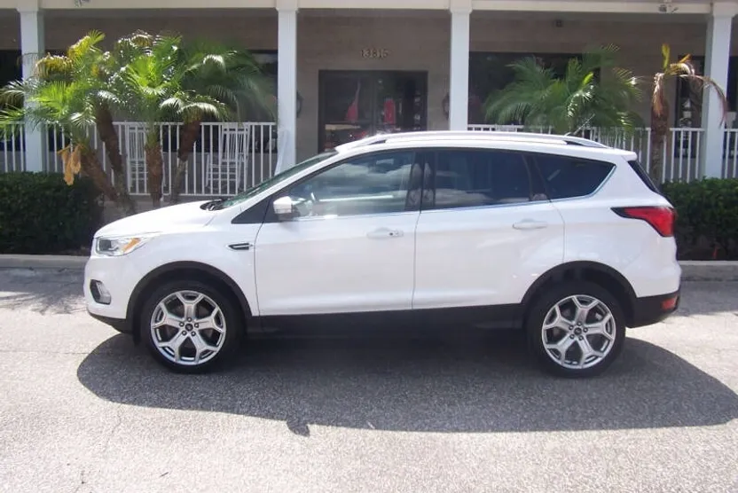 2019 Ford Escape Titanium photo 1