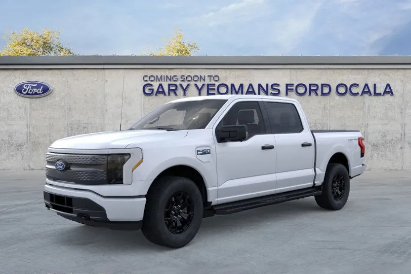 2025 Ford F-150 Lightning XLT photo 1